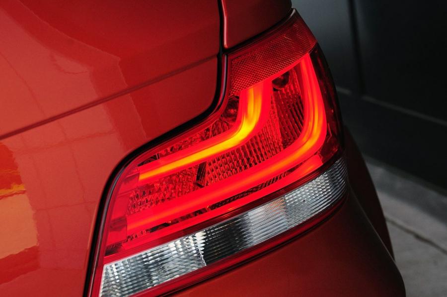  BMW 1-Series M Coupe 2011 года  (фото 26 из 76)